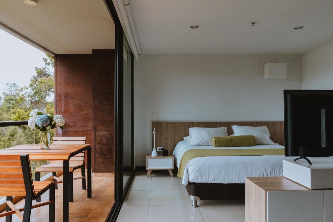Travelers Rio Verde Living Suites Ріонегро Екстер'єр фото