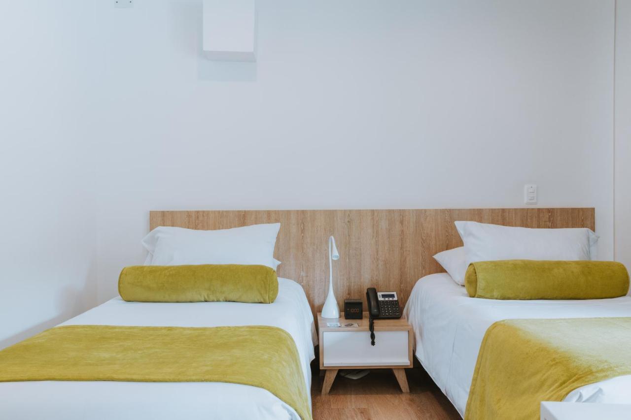 Travelers Rio Verde Living Suites Ріонегро Екстер'єр фото