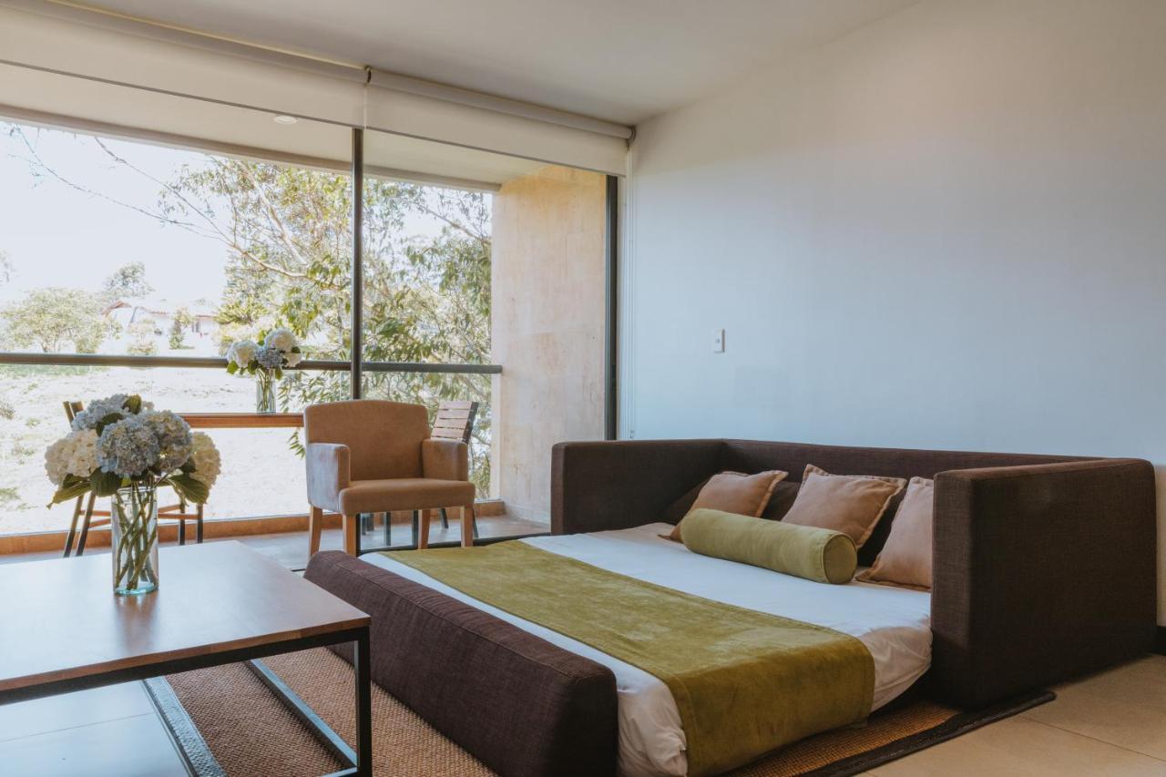 Travelers Rio Verde Living Suites Ріонегро Екстер'єр фото