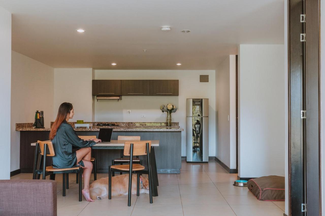 Travelers Rio Verde Living Suites Ріонегро Екстер'єр фото