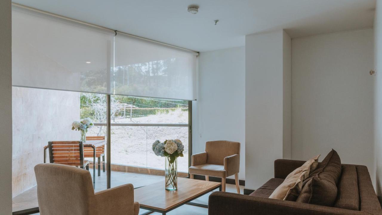 Travelers Rio Verde Living Suites Ріонегро Екстер'єр фото