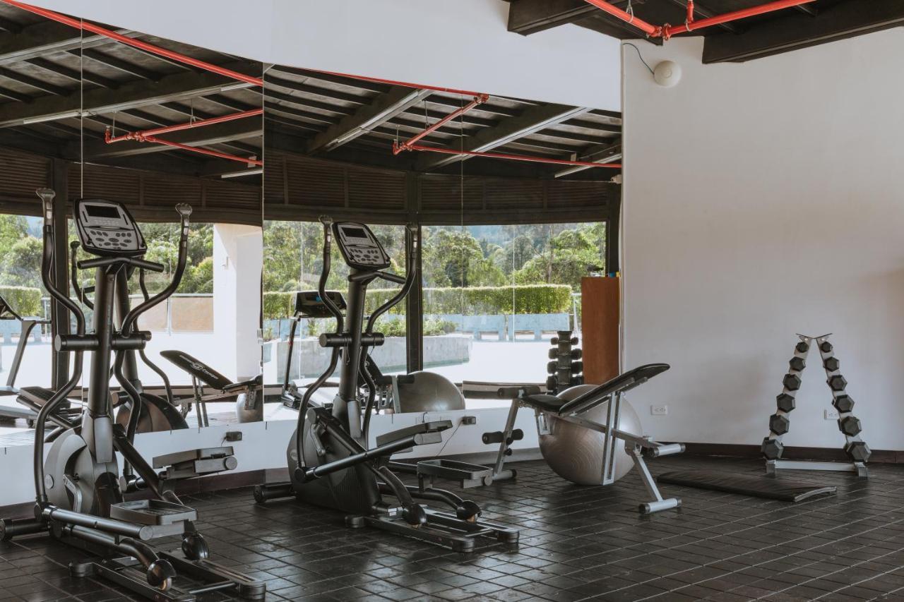 Travelers Rio Verde Living Suites Ріонегро Екстер'єр фото