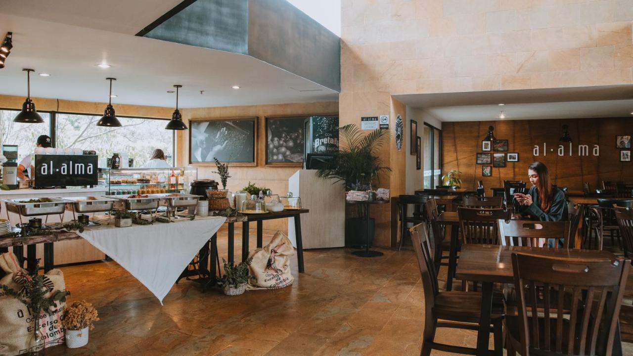 Travelers Rio Verde Living Suites Ріонегро Екстер'єр фото